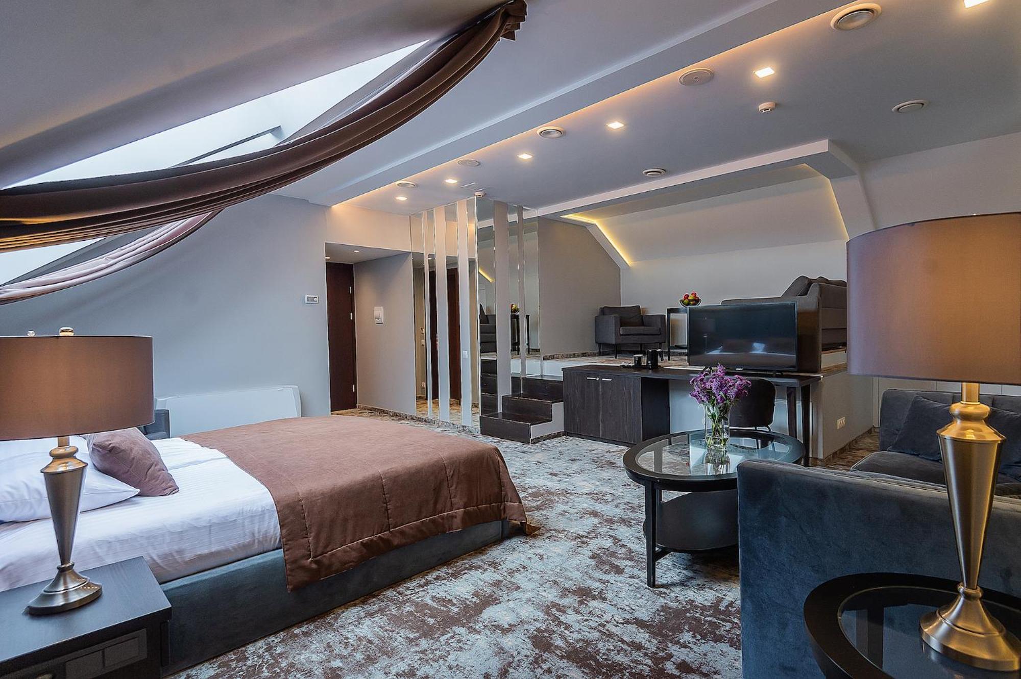 Old Mill Hotel كلابيدا الغرفة الصورة