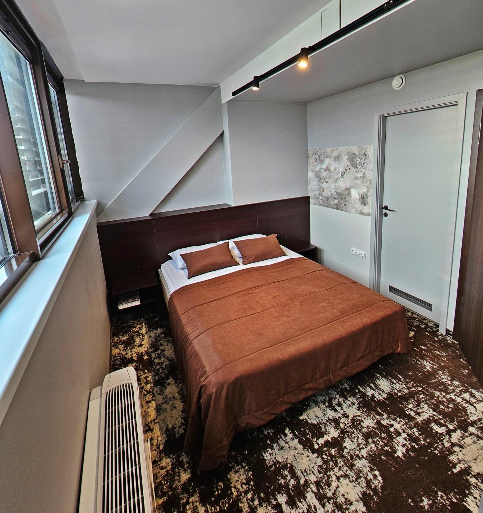 Old Mill Hotel كلابيدا الغرفة الصورة